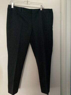 Brand New Eddie Bauer crop pants